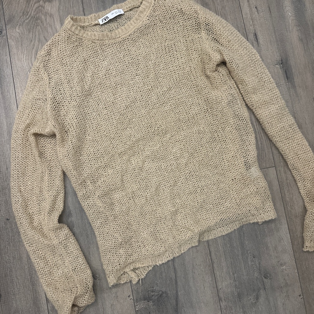 Zara light sweater